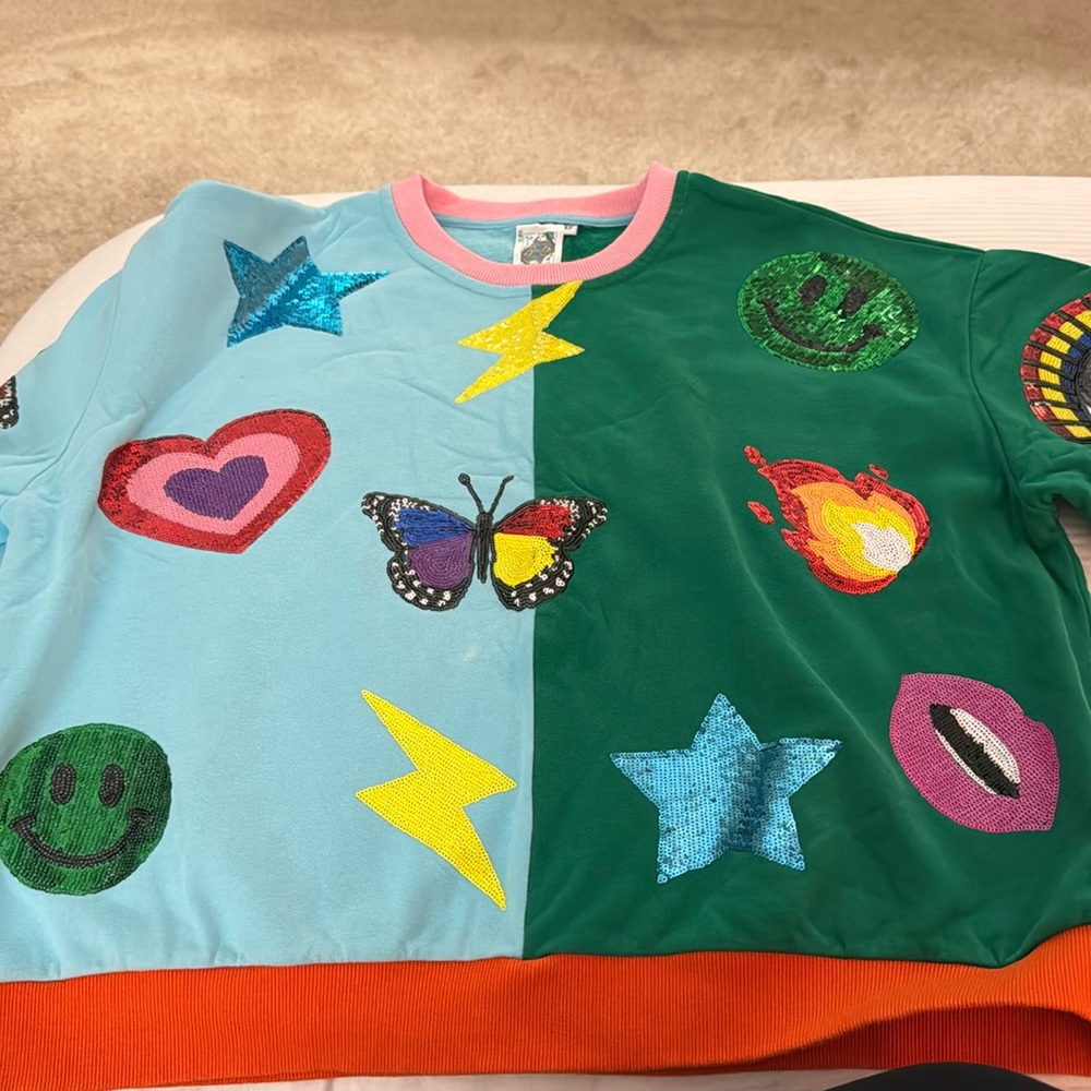 Queen of sparkles sweatshirt size medium rare